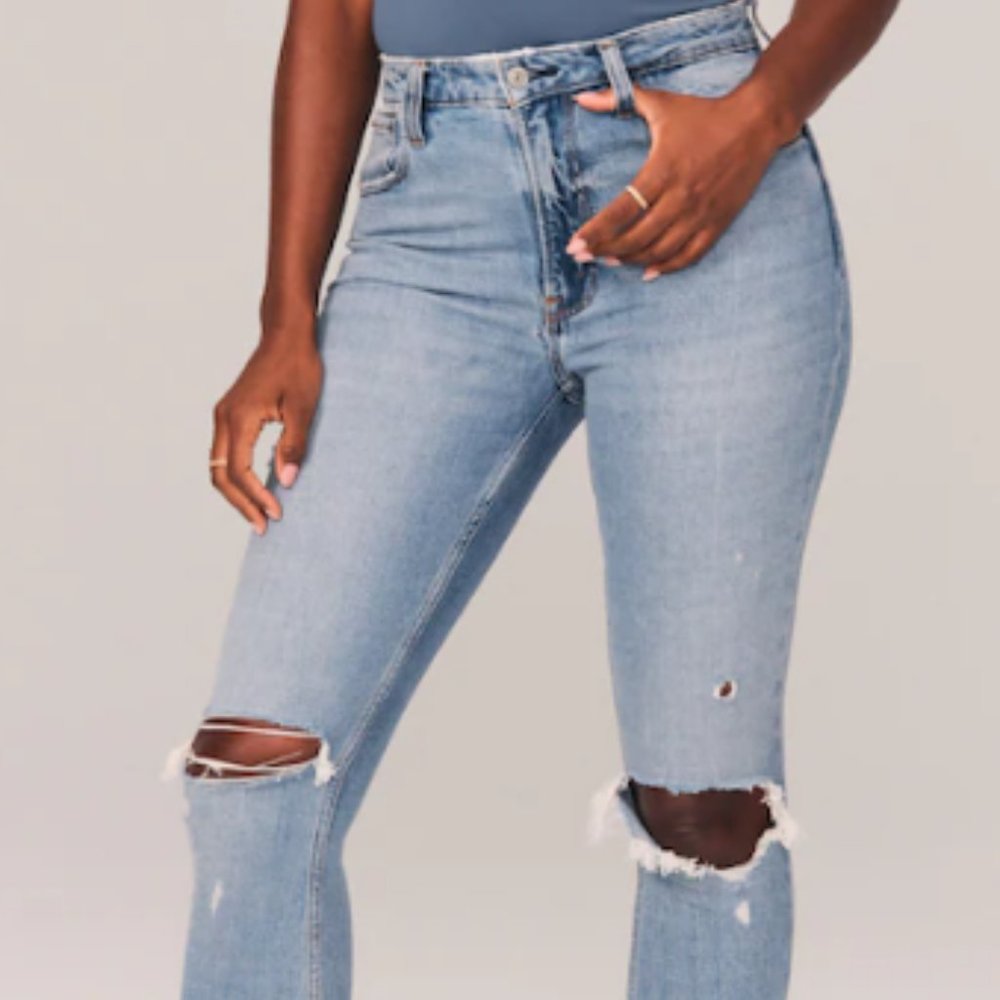 EUC Abercrombie Curve Love High Rise Skinny Jean, 29/8R, medium distressed